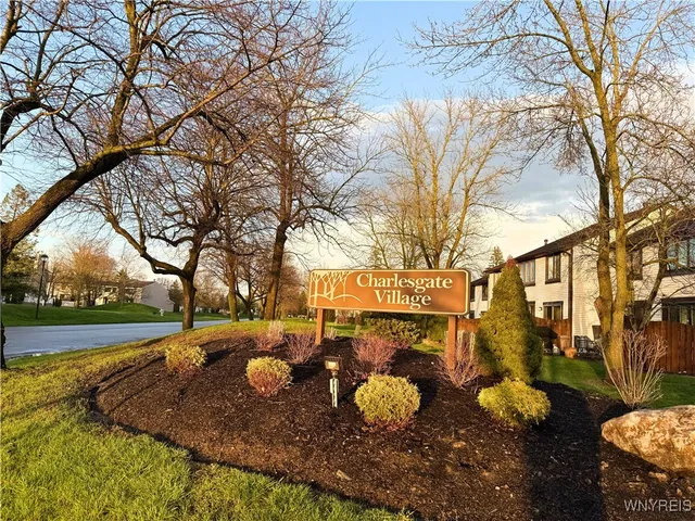 $249,900 | 207 Charlesgate Circle, Amherst, NY 14051