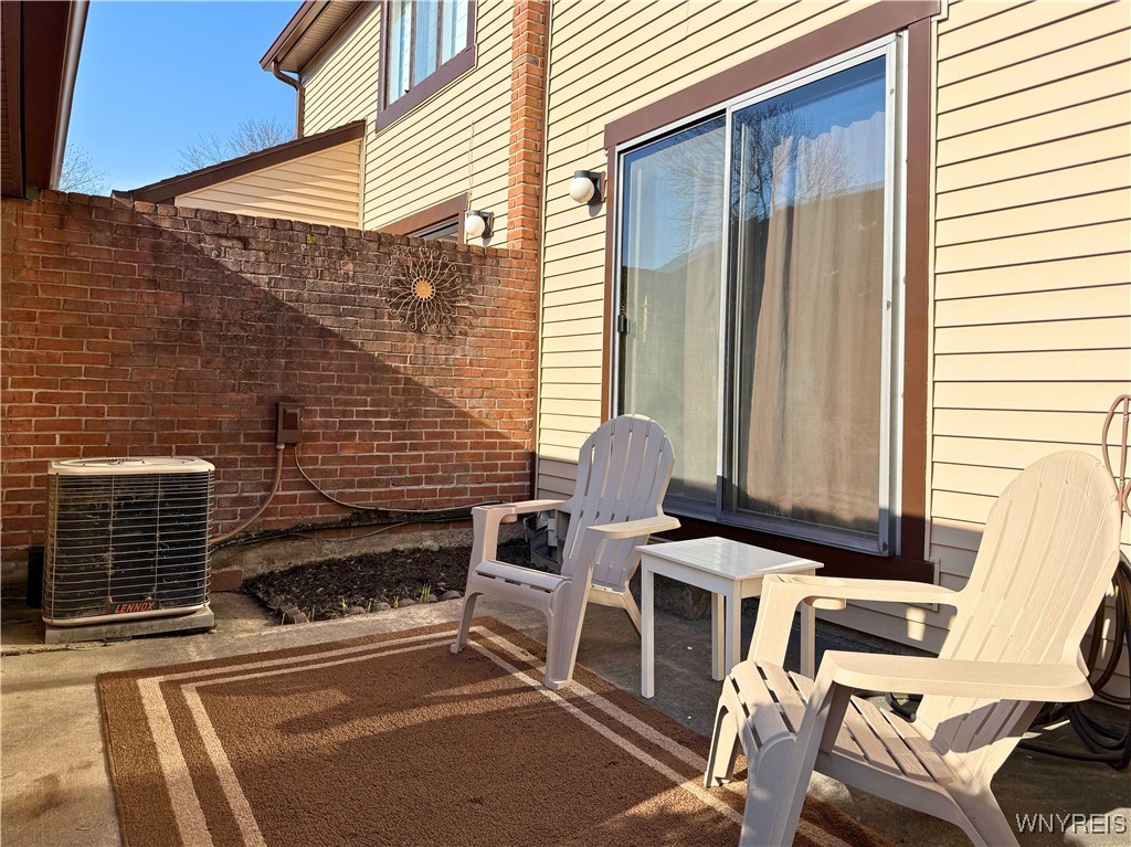 207 Charlesgate Circle Amherst, NY 14051 - Photo 4 of 34