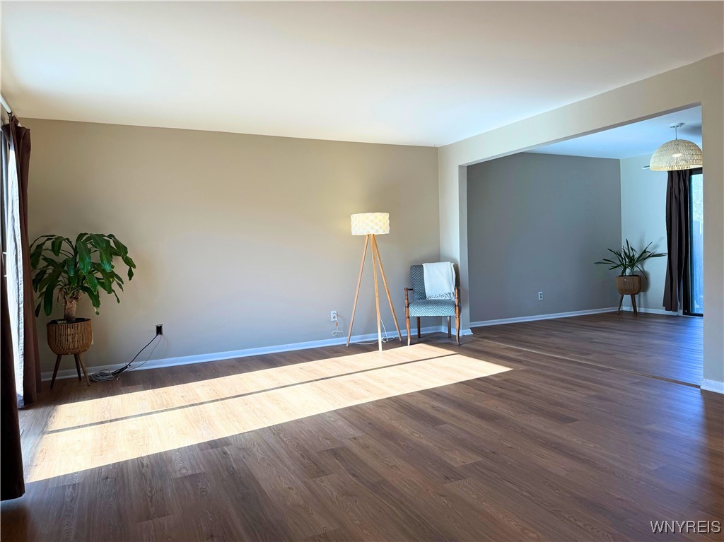 207 Charlesgate Circle Amherst, NY 14051 - Photo 5 of 34