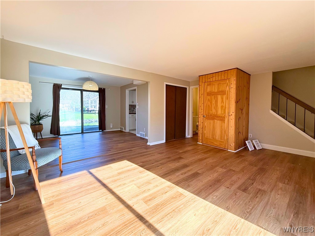 207 Charlesgate Circle Amherst, NY 14051 - Photo 6 of 34