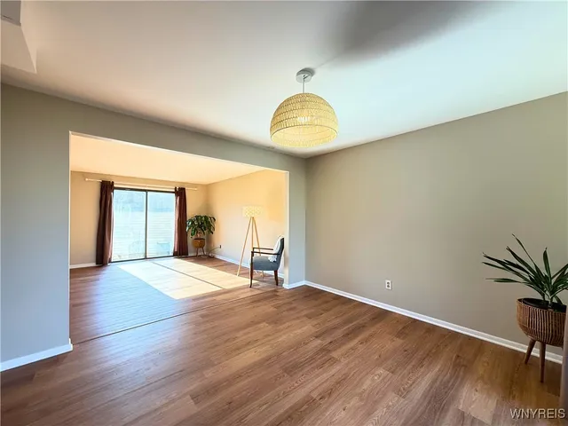 $249,900 | 207 Charlesgate Circle, Amherst, NY 14051