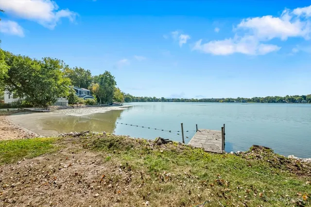 $650,000 | 101 Burton Street, Grayslake, IL 60030