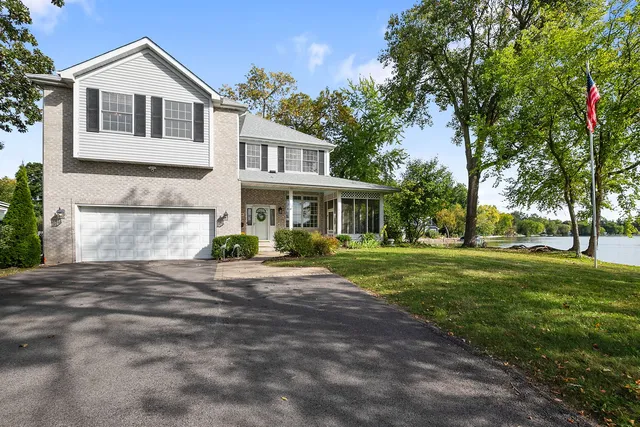 $650,000 | 101 Burton Street, Grayslake, IL 60030