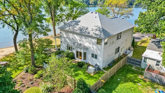 $650,000 | 101 Burton Street, Grayslake, IL 60030