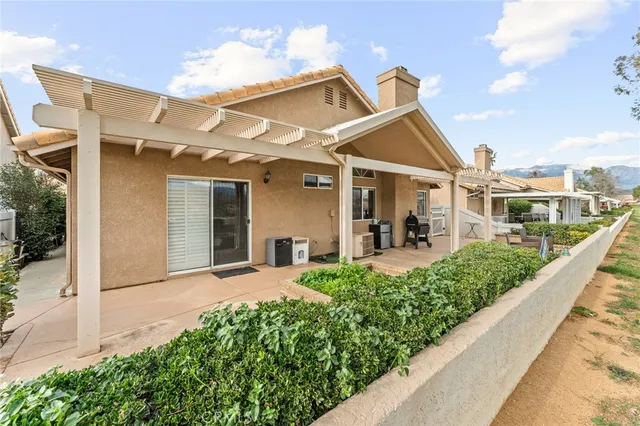 $445,000 | 1154 Fairway Oaks Avenue, Banning, CA 92220