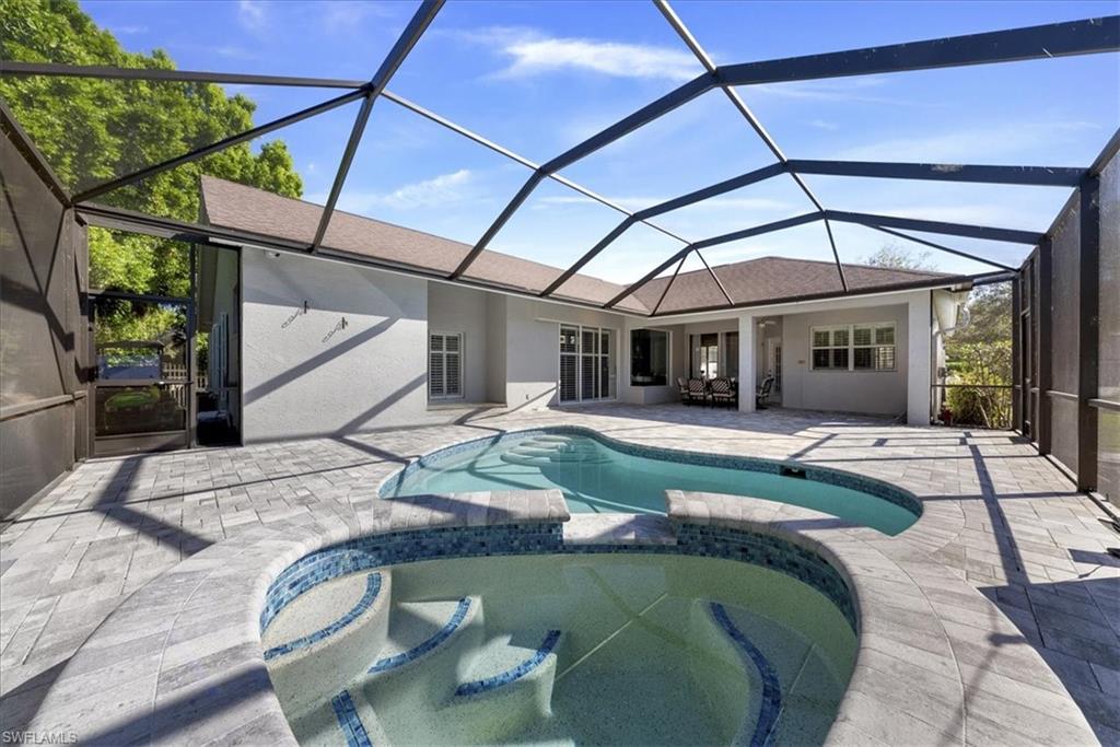 297 Sawgrass Court Naples, FL 34110 - Photo 2 of 31