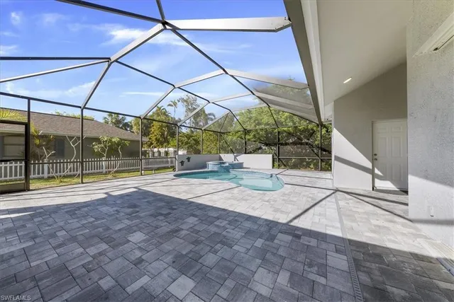 $759,000 | 297 Sawgrass Court, Naples, FL 34110