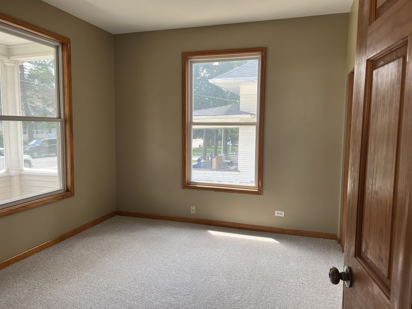 460 Addison Street Elgin, IL 60120 - Photo 16 of 23 Gallery Image 16