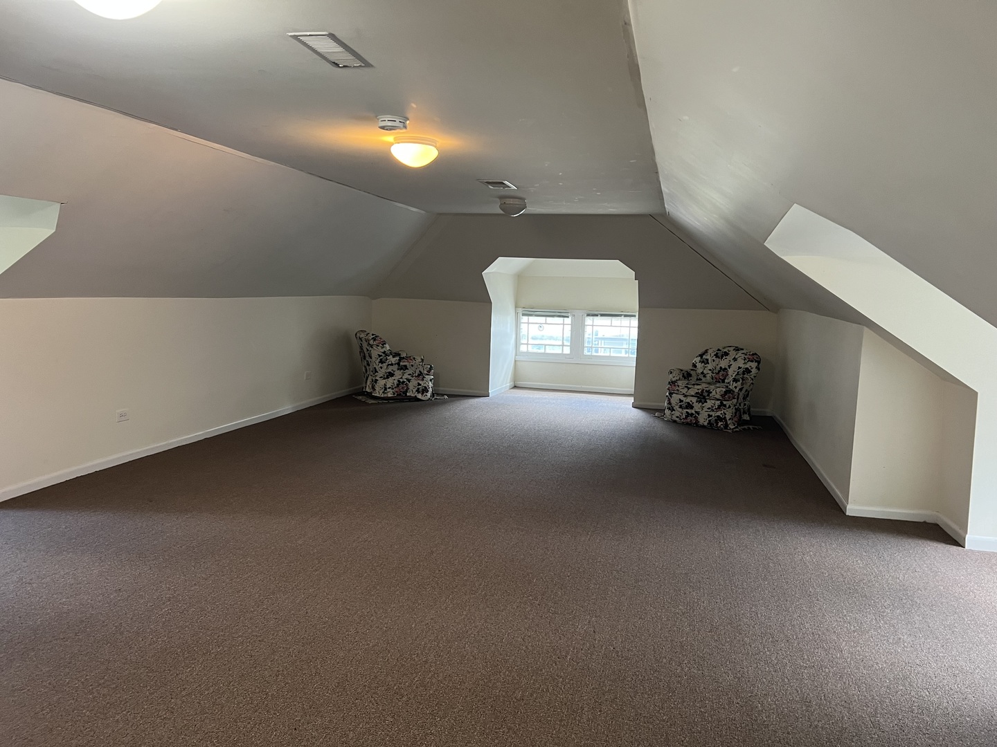 460 Addison Street Elgin, IL 60120 - Photo 18 of 23 Gallery Image 18