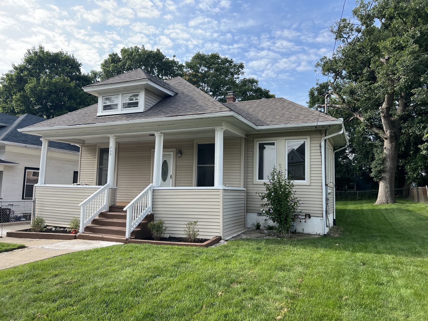 460 Addison Street Elgin, IL 60120 - Photo 2 of 23 Gallery Image 2