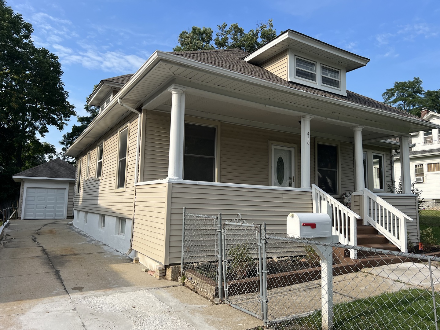 460 Addison Street Elgin, IL 60120 - Photo 3 of 23 Gallery Image 3