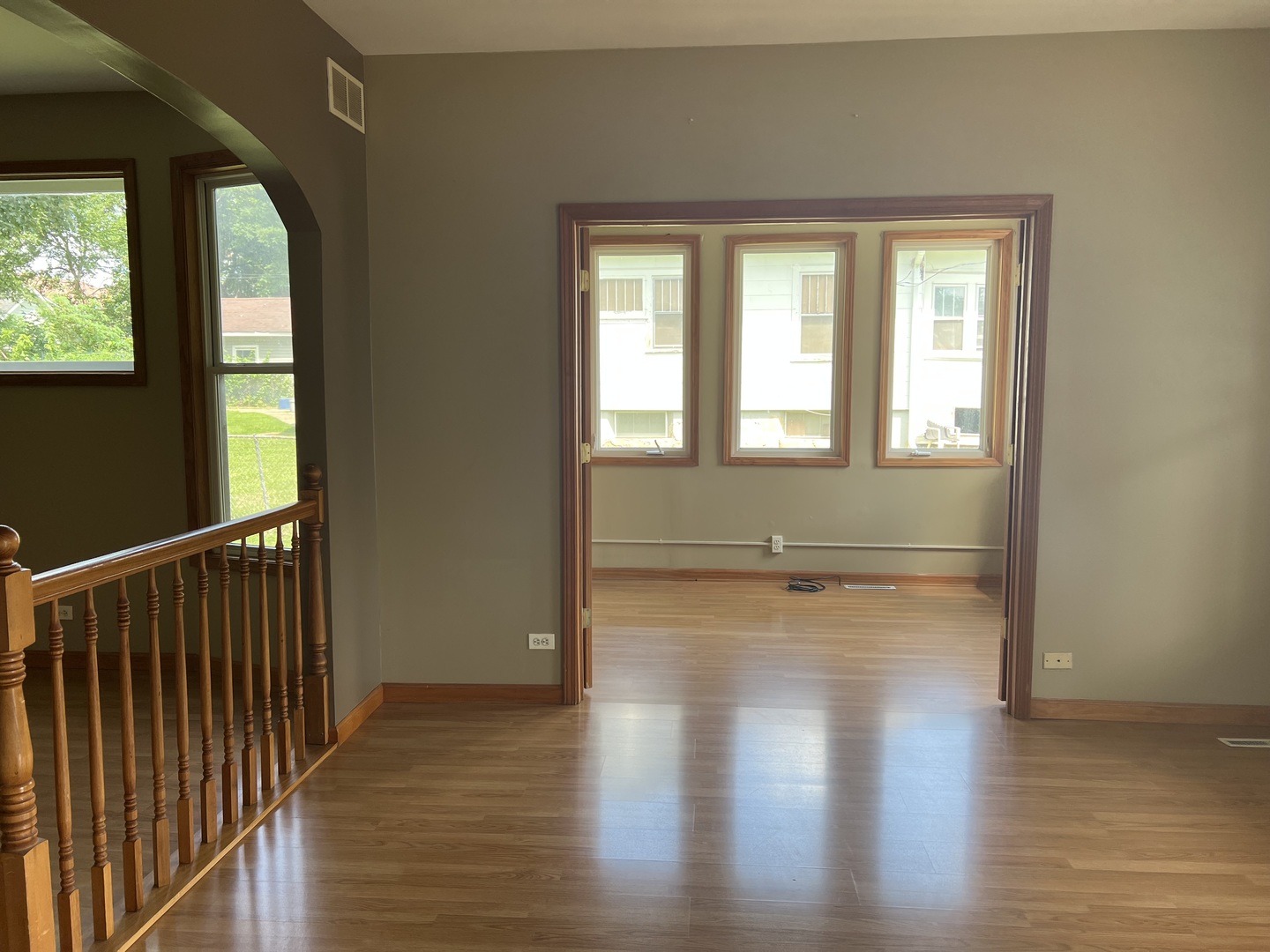 460 Addison Street Elgin, IL 60120 - Photo 6 of 23 Gallery Image 6