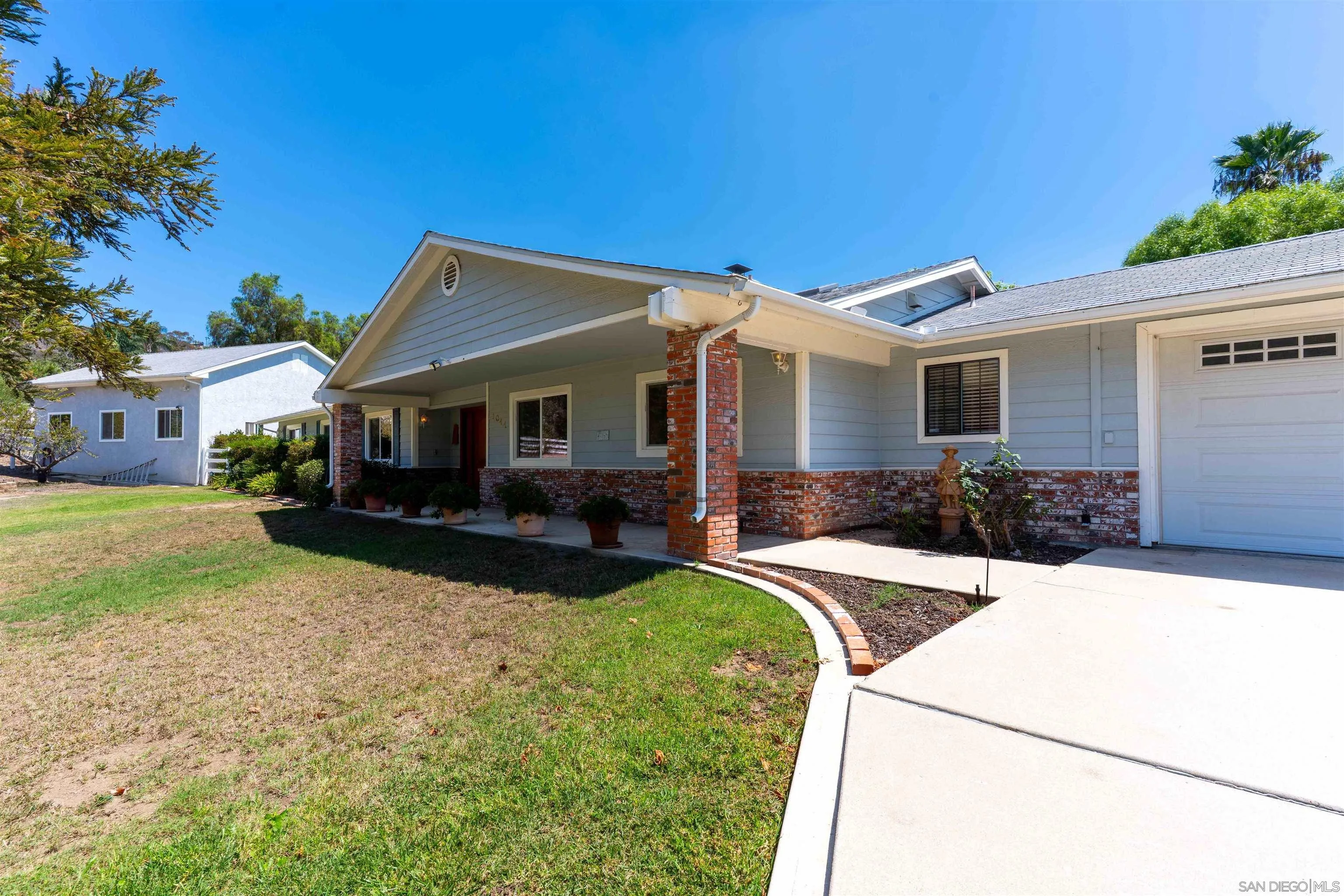 1044 Capra Way Fallbrook, CA 92028 - Photo 32 of 39 Gallery Image 32