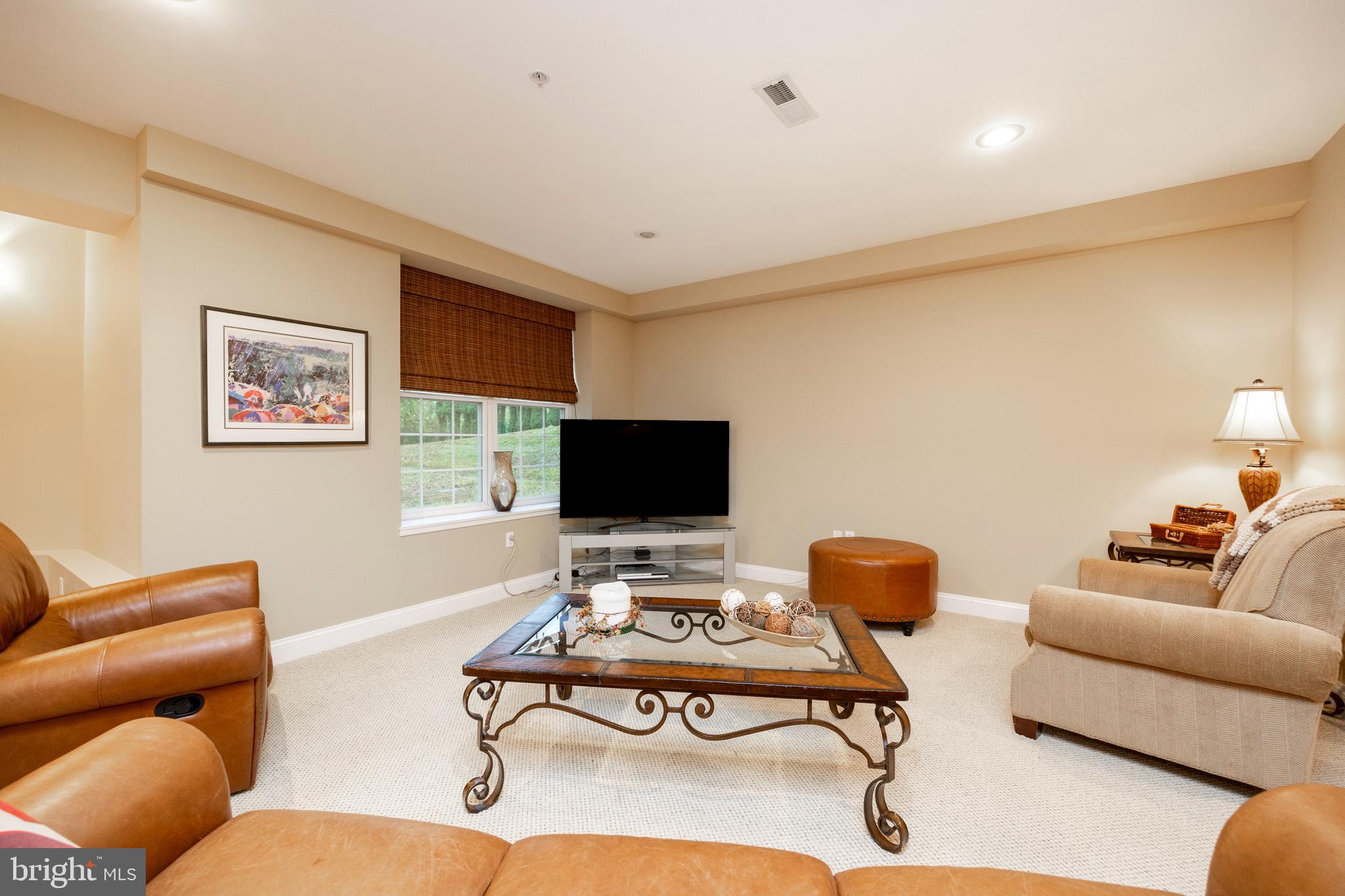 1350 Rupert Road Pottstown, PA 19464 - Photo 27 of 53 Sitting Area at Bar