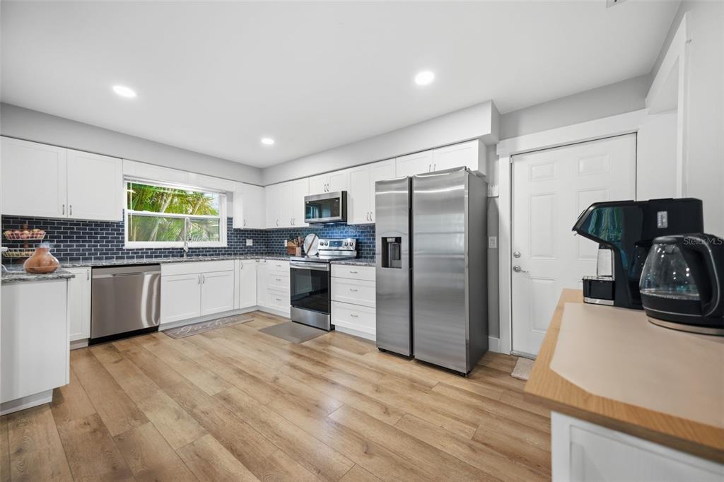 2036 West Ridge Drive Clearwater, FL 33763 - Photo 11 of 50