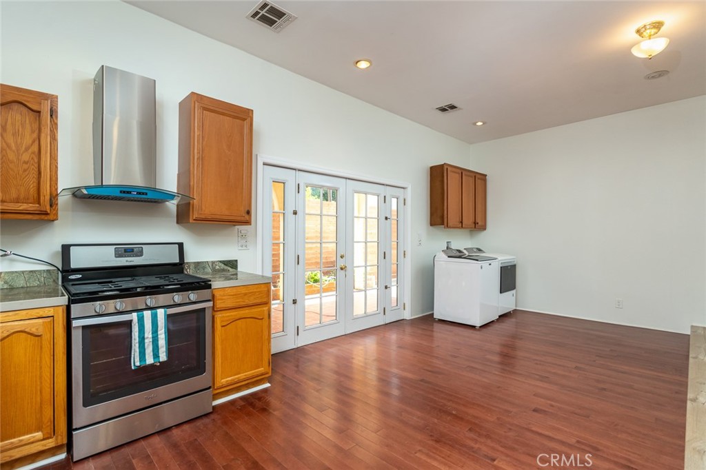 5617 Katherine Avenue Sherman Oaks, CA 91401 - Photo 13 of 46