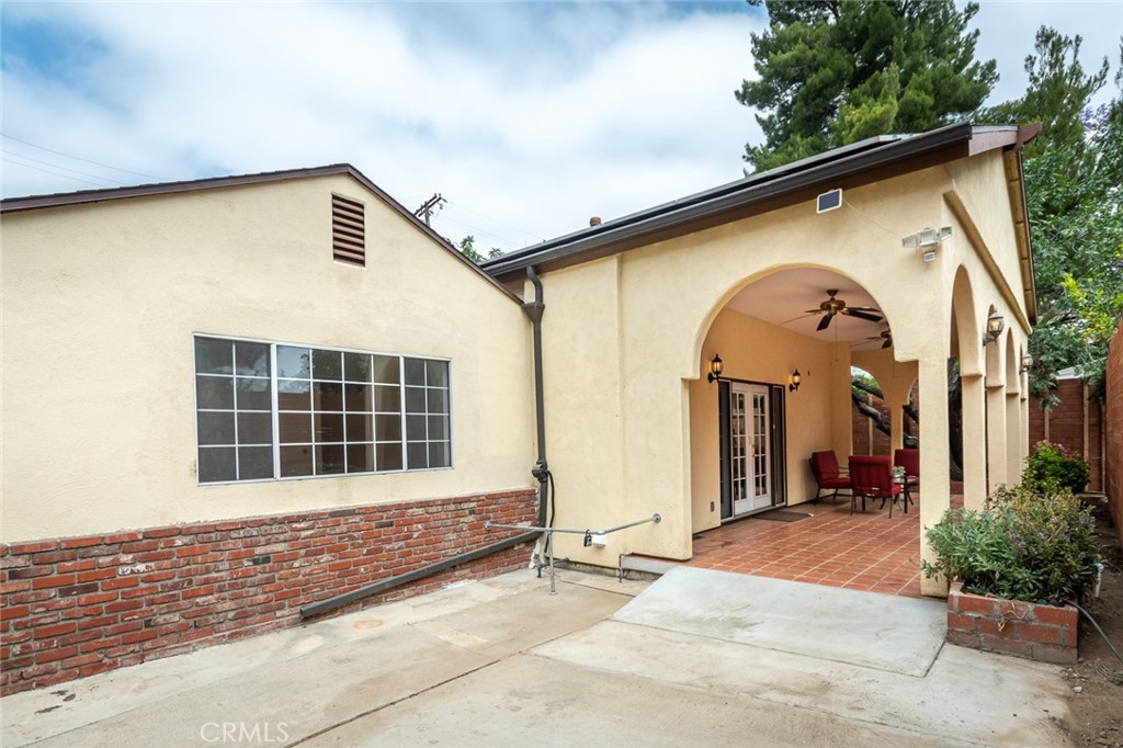 5617 Katherine Avenue Sherman Oaks, CA 91401 - Photo 3 of 46