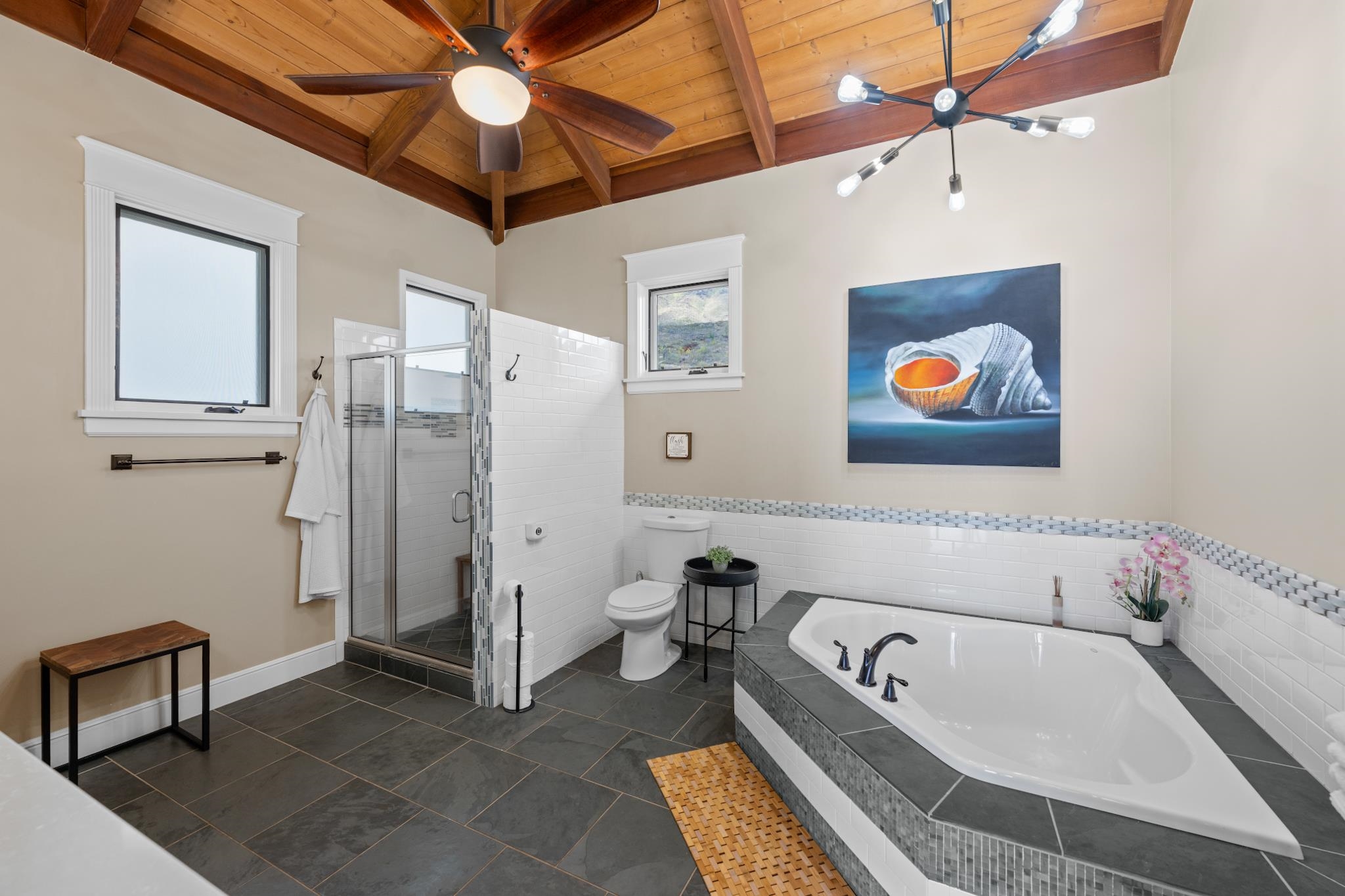 554 Punakea Loop, Unit A Lahaina, HI 96761 - Photo 41 of 49 a living room with furniture