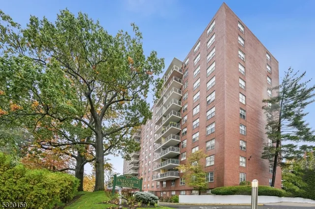 $400,000 | 301 Beech Street, Unit 12E, Hackensack, NJ 07601