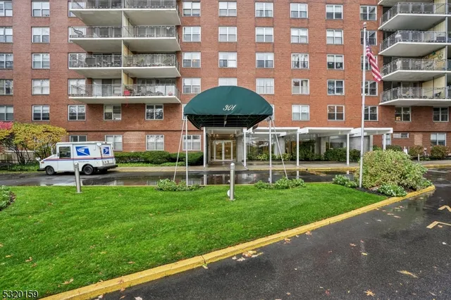 $400,000 | 301 Beech Street, Unit 12E, Hackensack, NJ 07601