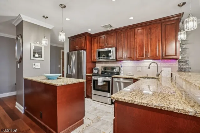 $400,000 | 301 Beech Street, Unit 12E, Hackensack, NJ 07601