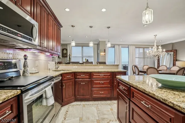 $400,000 | 301 Beech Street, Unit 12E, Hackensack, NJ 07601