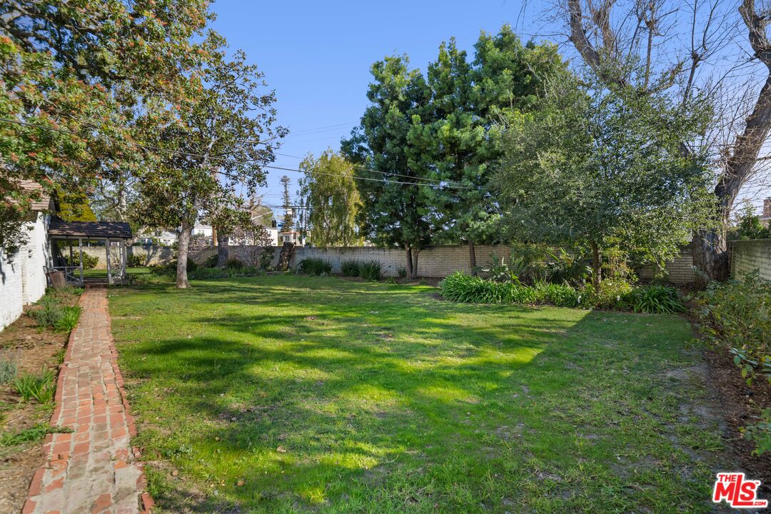 109 Homewood Road Los Angeles, CA 90049 - Photo 30 of 30