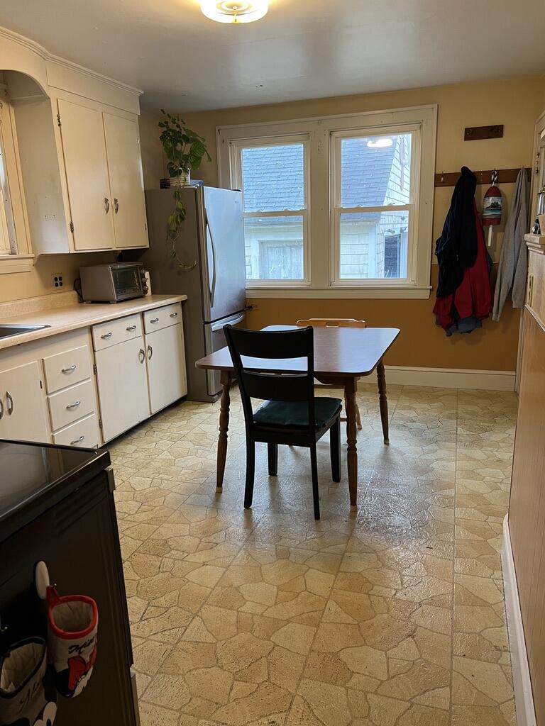 182 Princes Point Road Yarmouth, ME 04096 - Photo 5 of 30 16CF2752-EC15-48F6-B433-72AF37734755_1_1