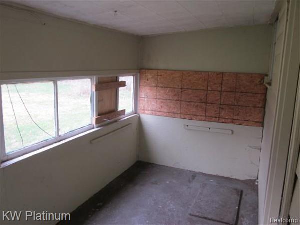 2093 Michigan Road Port Huron, MI 48060 - Photo 12 of 15 Michigan2093ss - Copy.jpg