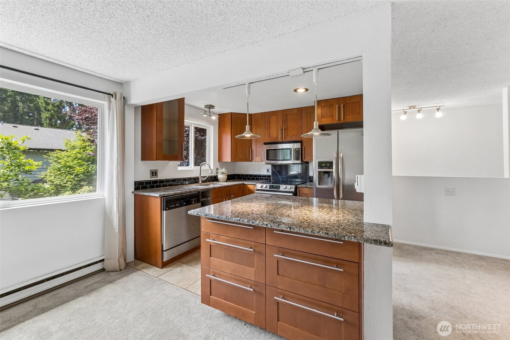 7909 218th Street Southwest, Unit 4 Edmonds, WA 98026 - Photo 9 of 28