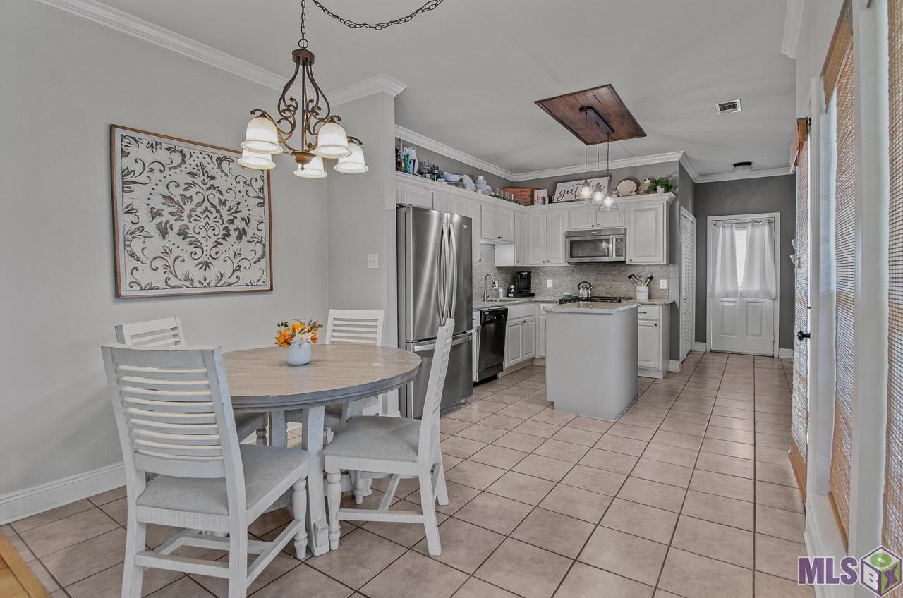 10279 Springwind Court Baton Rouge, LA 70810 - Photo 6 of 25