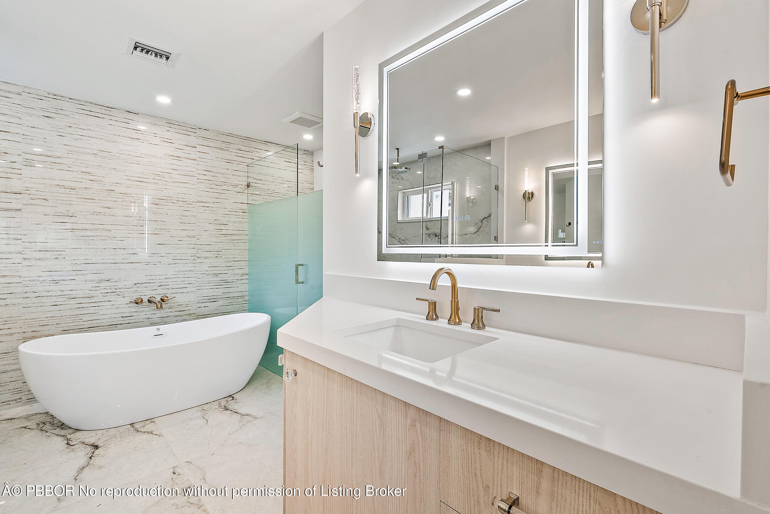 310 Edmor Road West Palm Beach, FL 33405 - Photo 20 of 32 a bathroom with a sink and a mirror