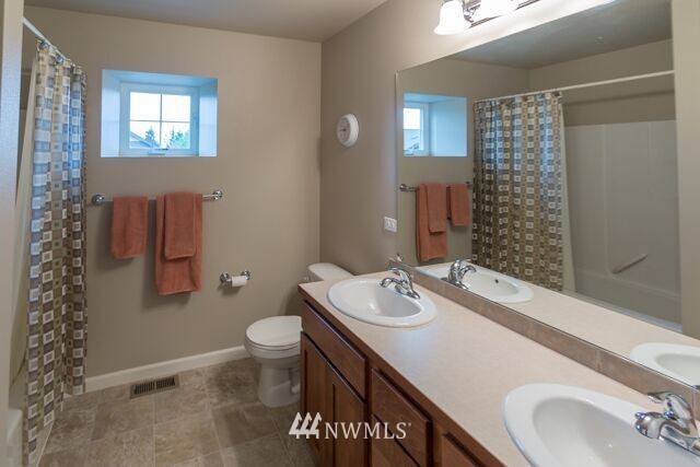 114 Ilwaco Place Northeast Renton, WA 98059 - Photo 16 of 24