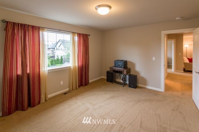114 Ilwaco Place Northeast Renton, WA 98059 - Photo 19 of 24