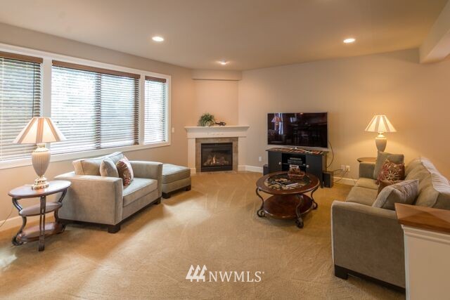 114 Ilwaco Place Northeast Renton, WA 98059 - Photo 6 of 24
