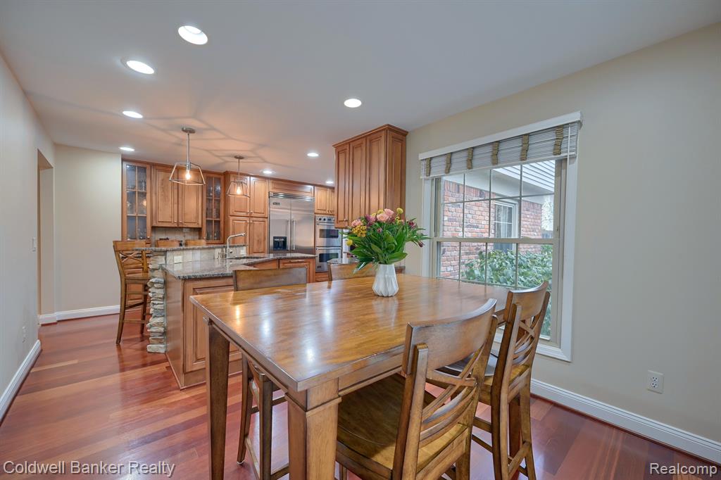 29314 Parkside Farmington Hills, MI 48331 - Photo 14 of 39