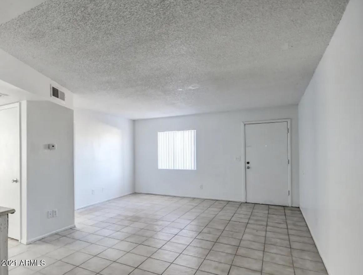 1709 West Mountain View Road, Unit 201 Phoenix, AZ 85021 - Photo 4 of 7 IMG_5974