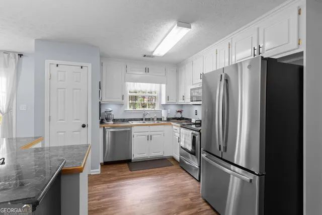 $319,900 | 320 Cobb Court, Hampton, GA 30228