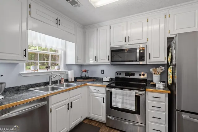 $319,900 | 320 Cobb Court, Hampton, GA 30228