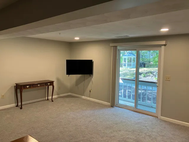 $2,250 | 7 Stoneridge Lane, Unit 5, York, ME 03909