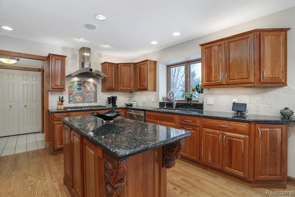 4545 Valley View Point Rochester, MI 48306 - Photo 18 of 57