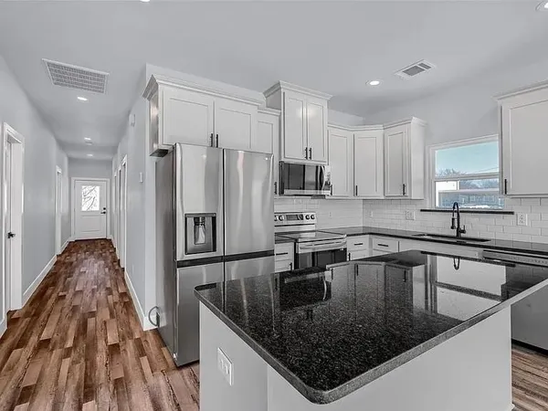 $235,000 | 729 East Sears Street, Denison, TX 75021