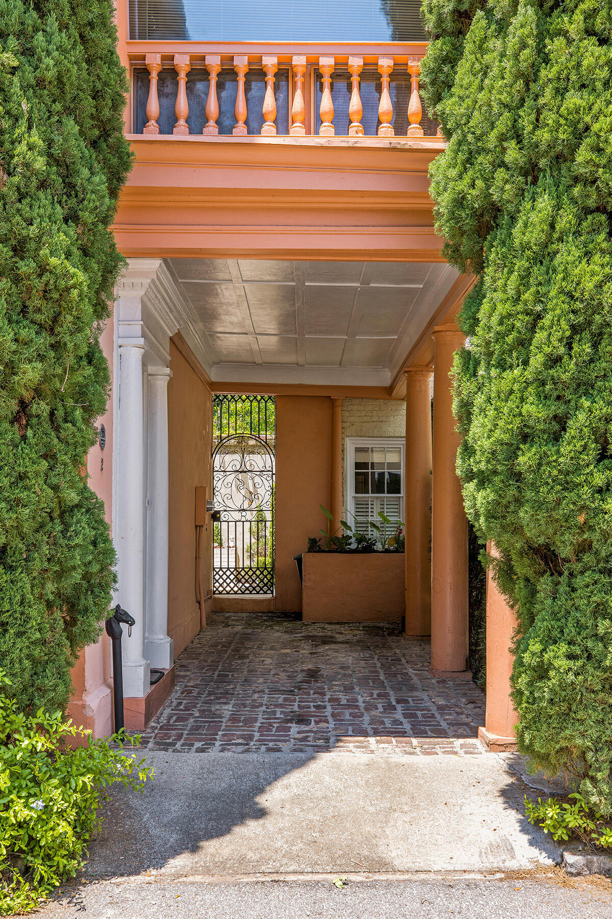 2 St Michaels Alley Charleston, SC 29401 - Photo 4 of 10 22-