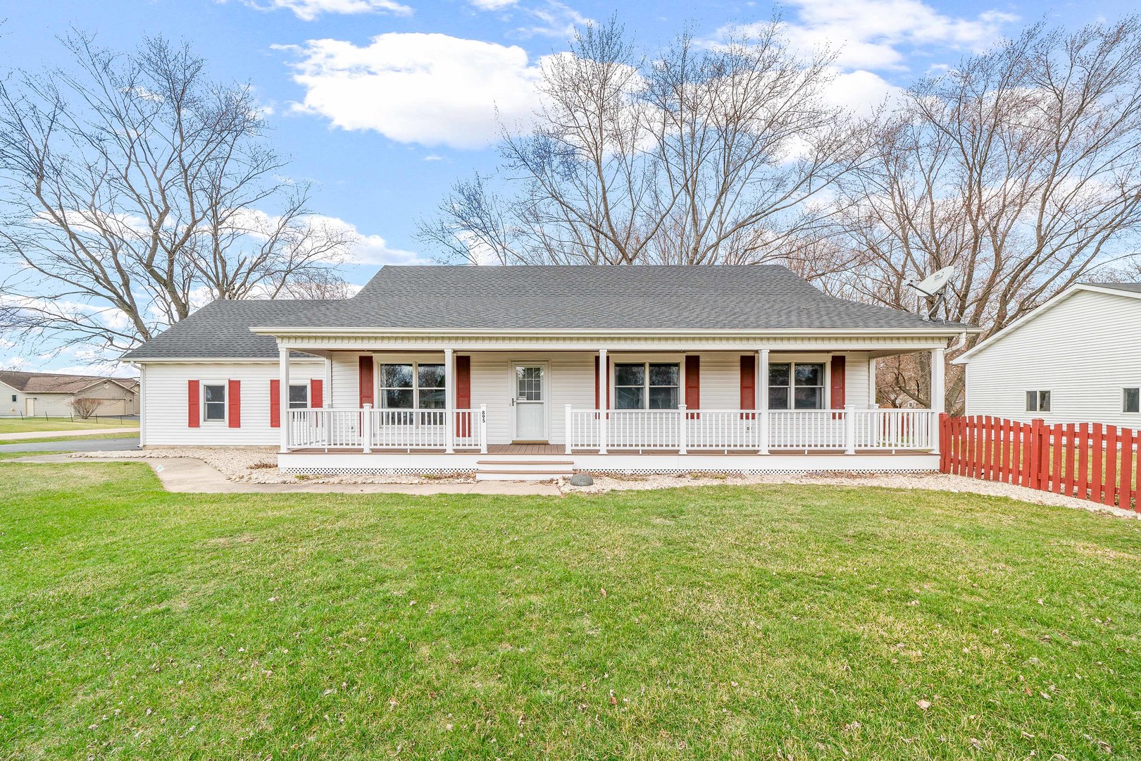 895 Nancy Road Lake Holiday, IL 60548 - Photo 1 of 40 Gallery Image 1