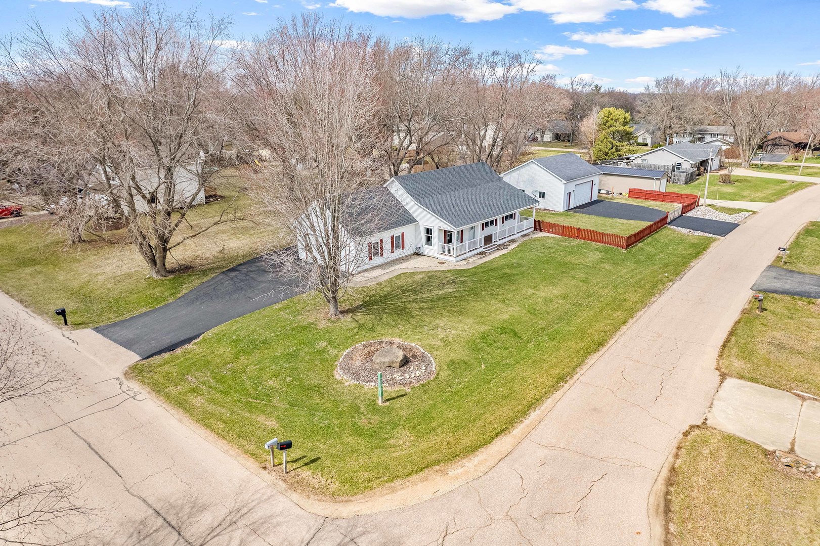 895 Nancy Road Lake Holiday, IL 60548 - Photo 20 of 40 Gallery Image 20