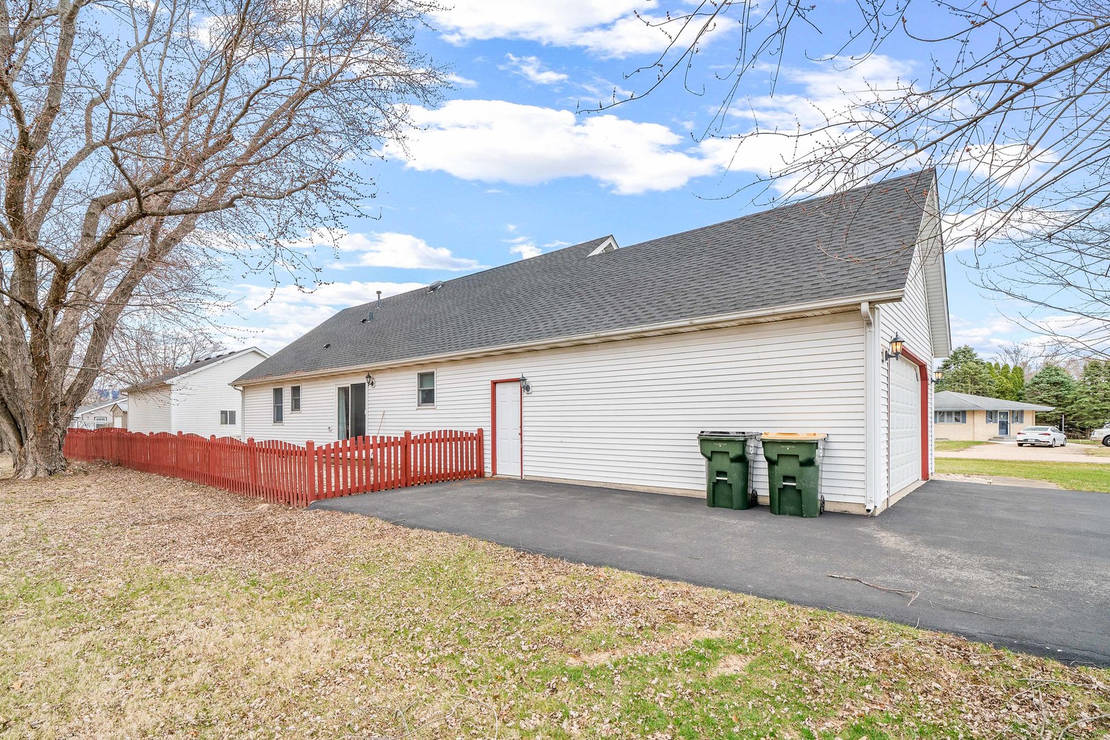 895 Nancy Road Lake Holiday, IL 60548 - Photo 33 of 40 Gallery Image 33