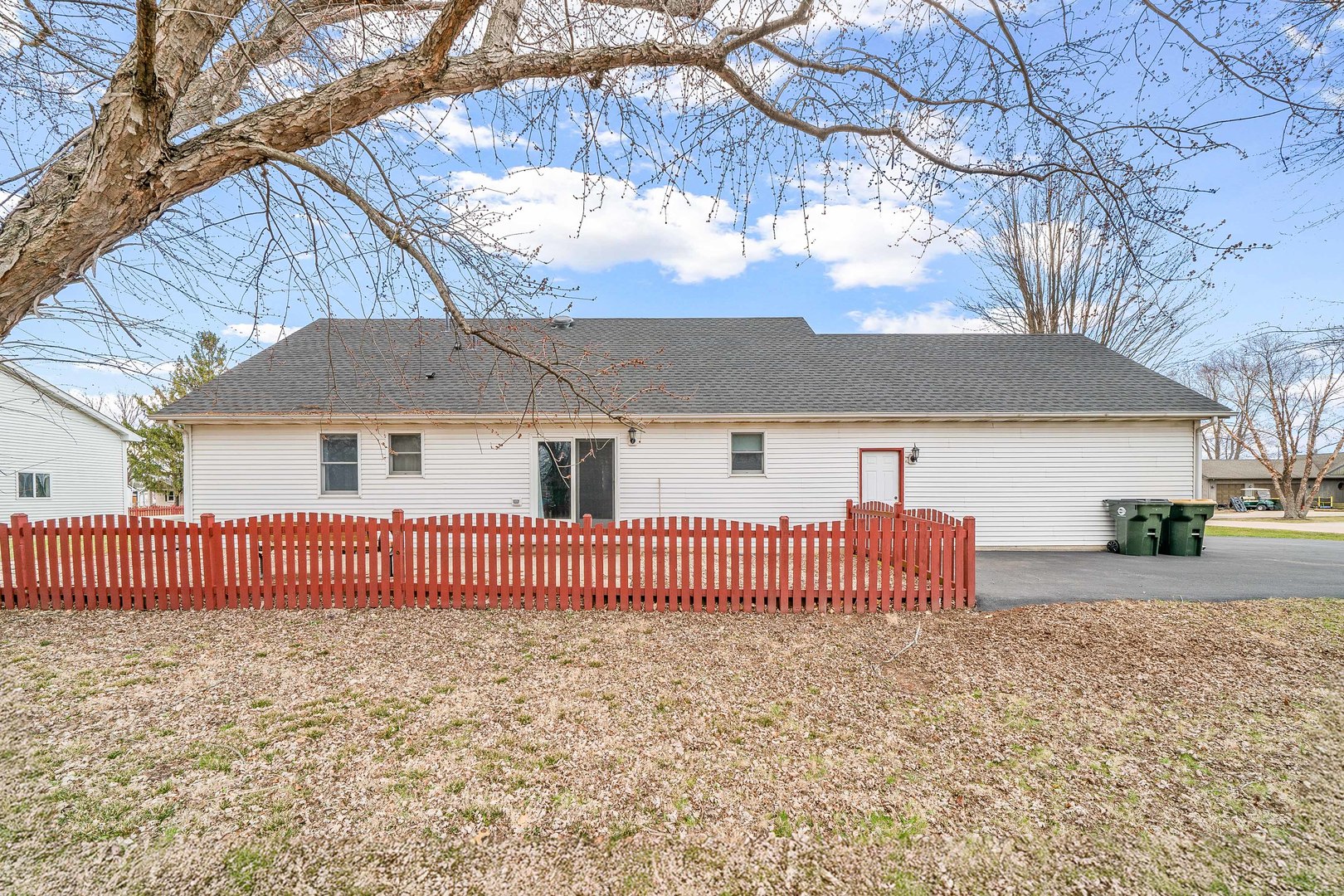 895 Nancy Road Lake Holiday, IL 60548 - Photo 34 of 40 Gallery Image 34