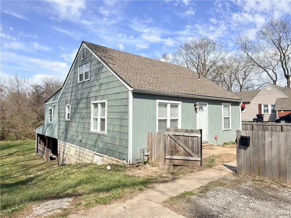 $166,000 | 1400 East Hayward Avenue, Independence, MO 64050