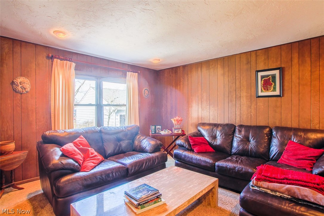 2636 Milton Road Cleveland, OH 44118 - Photo 5 of 15