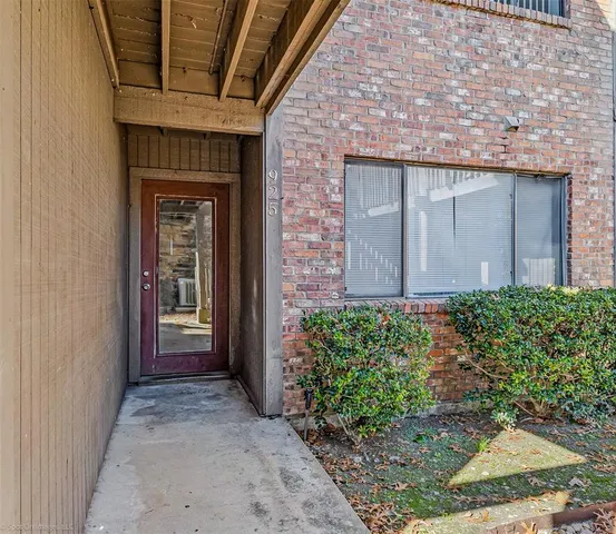 $219,500 | 925 Signal Ridge Place, Rockwall, TX 75032